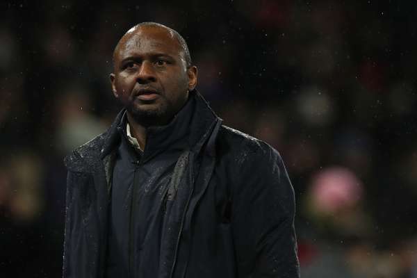 维埃拉帅位风雨飘摇 热那亚酝酿全面换血