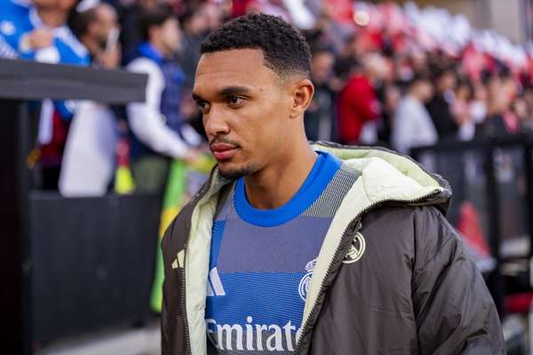 右后卫困局！阿诺德连续无缘首发引皇马内部疑虑