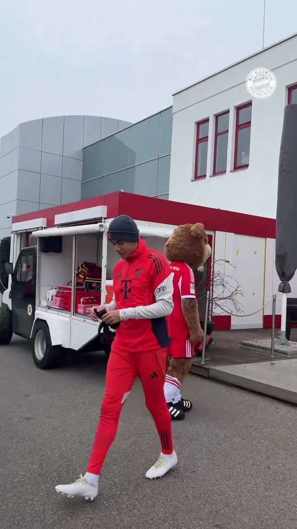 穆西亚拉伤愈归队 拜仁官方发布训练视频引期待