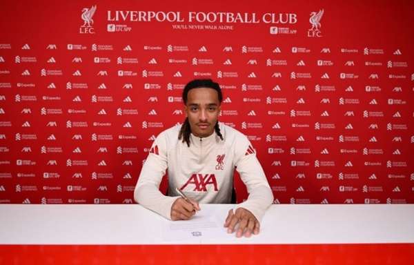 红军再补后防未来 19岁天才中卫阿德科亚加盟利物浦