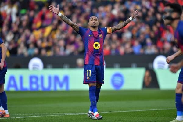 拉菲尼亚健身房单练引关注 巴萨备战皇社遭遇人员荒