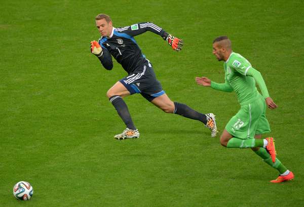 诺伊尔40岁生日趣谈：若踢中场或许能成德丙版哈马